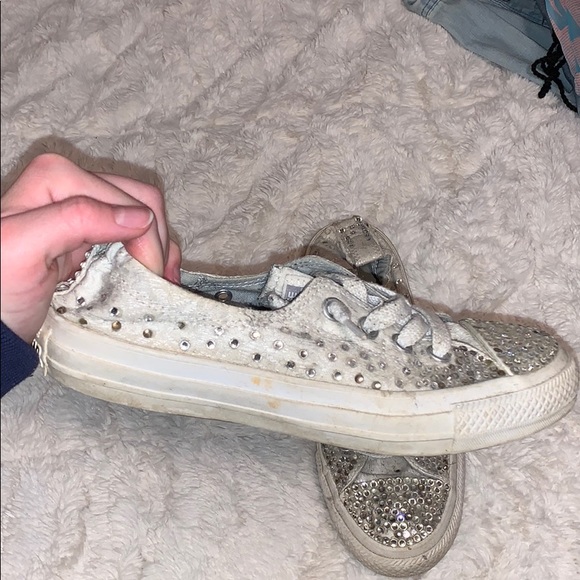 Converse - Picture 2 of 2